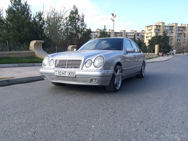 Mercedes E 230 1996, 290,000 km - 2.3 l - Bakı