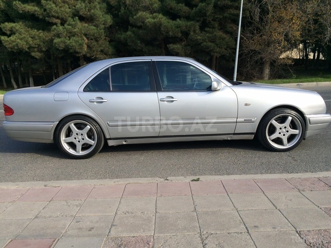 Mercedes E 230 1996, 290,000 km - 2.3 l - Bakı