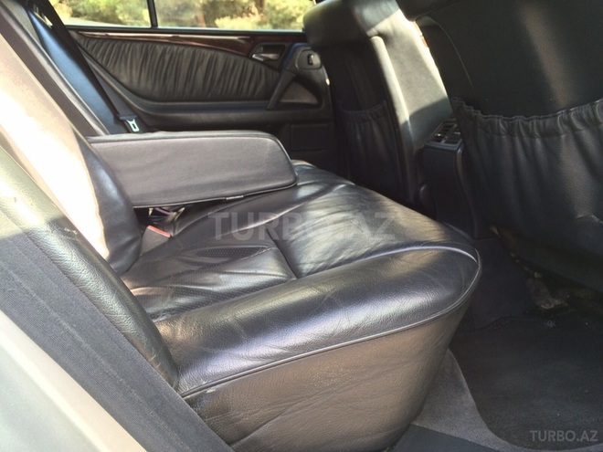 Mercedes E 230 1996, 290,000 km - 2.3 l - Bakı