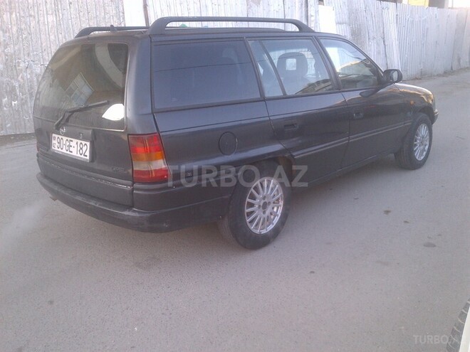Opel Astra 1994, 170,000 km - 2.0 л - Bakı