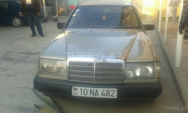 Mercedes E 200 1987, 25,000 km - 2.0 l - Şəmkir
