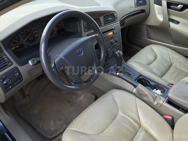 Volvo  2003, 156,000 km - 2.4 l - Bakı