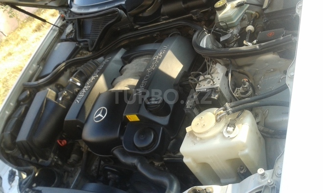 Mercedes E 280 2000, 17,000 km - 2.8 l - Saatlı