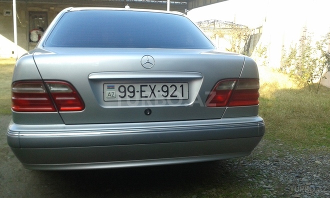 Mercedes E 280 2000, 17,000 km - 2.8 l - Saatlı