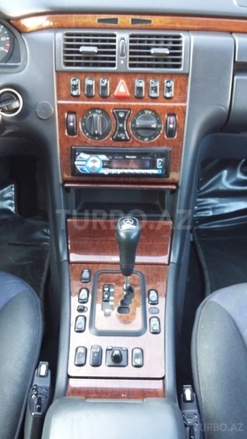 Mercedes E 240 2000, 183,000 km - 2.4 l - Bakı