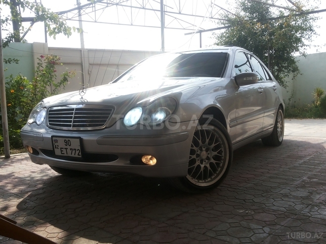 Mercedes C 240 2001, 320,000 km - 2.4 l - Sabirabad