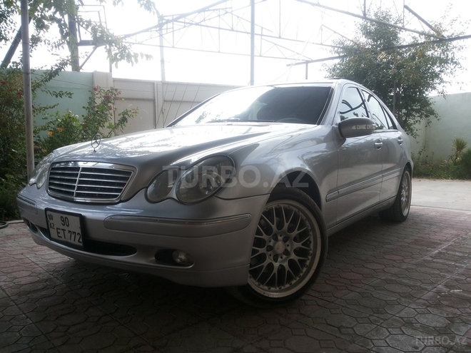 Mercedes C 240 2001, 320,000 km - 2.4 l - Sabirabad