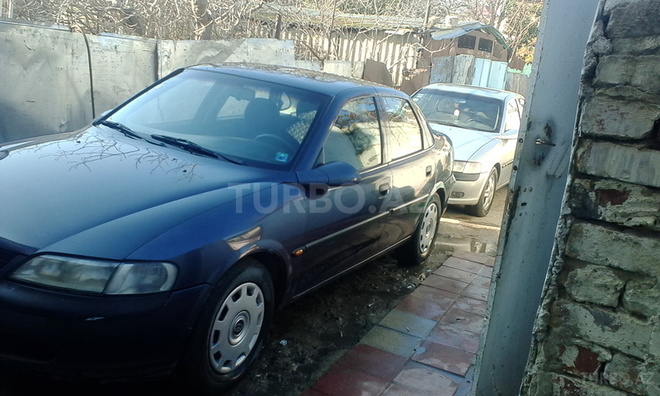 Opel Vectra 1996, 200,000 km - 2.0 l - Sumqayıt