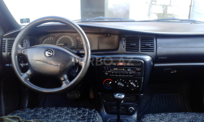 Opel Vectra 1996, 200,000 km - 2.0 l - Sumqayıt