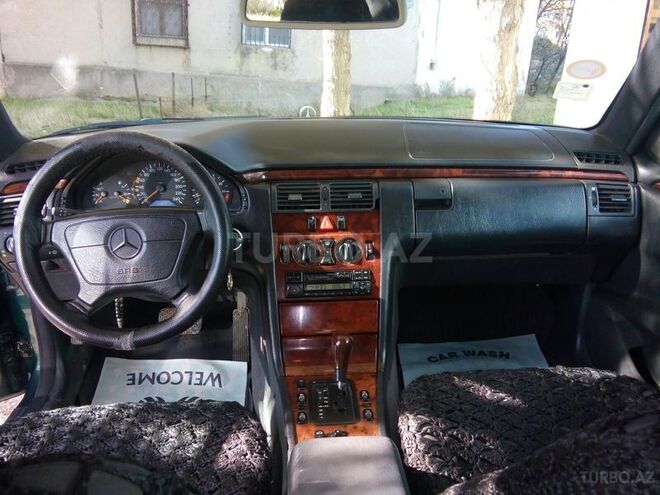 Mercedes E 240 1997, 270,000 km - 2.4 l - Bakı