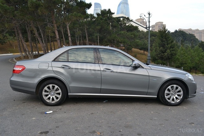 Mercedes E 220 2011, 141,000 km - 2.2 л - Bakı