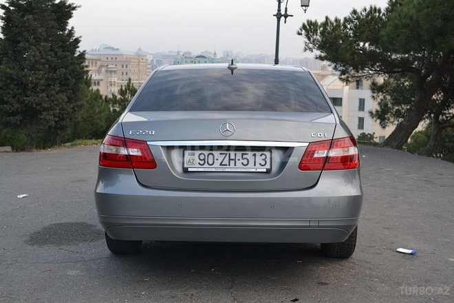 Mercedes E 220 2011, 141,000 km - 2.2 л - Bakı