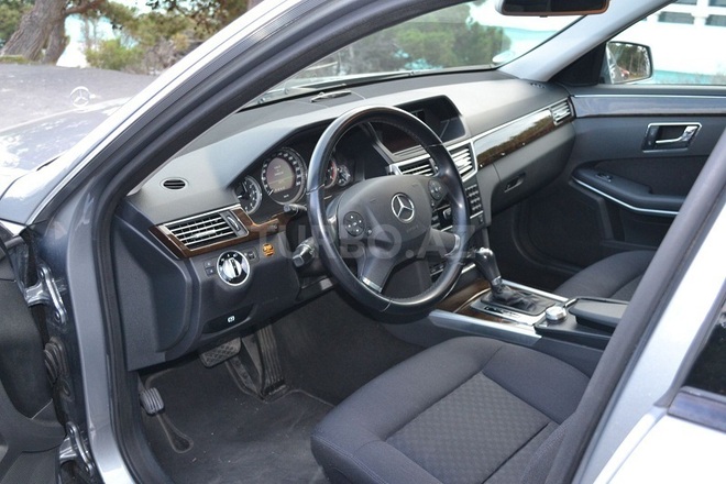 Mercedes E 220 2011, 141,000 km - 2.2 л - Bakı
