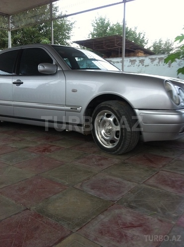 Mercedes E 240 1999, 190,000 km - 2.4 l - Sabirabad