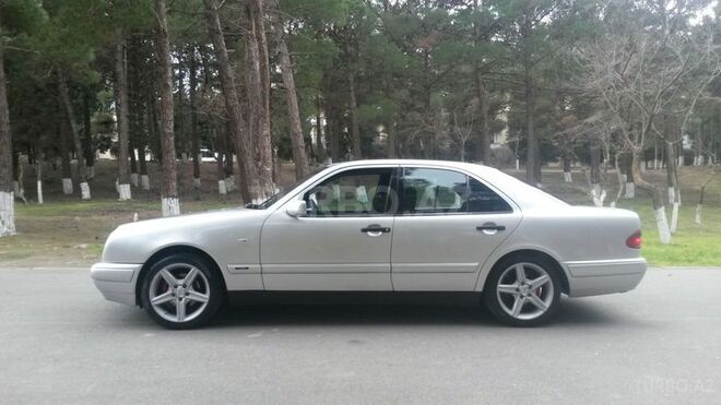 Mercedes E 200 1999, 225,000 km - 2.0 l - Sumqayıt