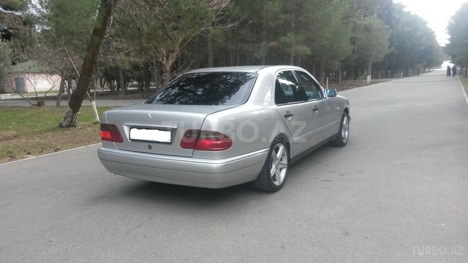 Mercedes E 200 1999, 225,000 km - 2.0 l - Sumqayıt
