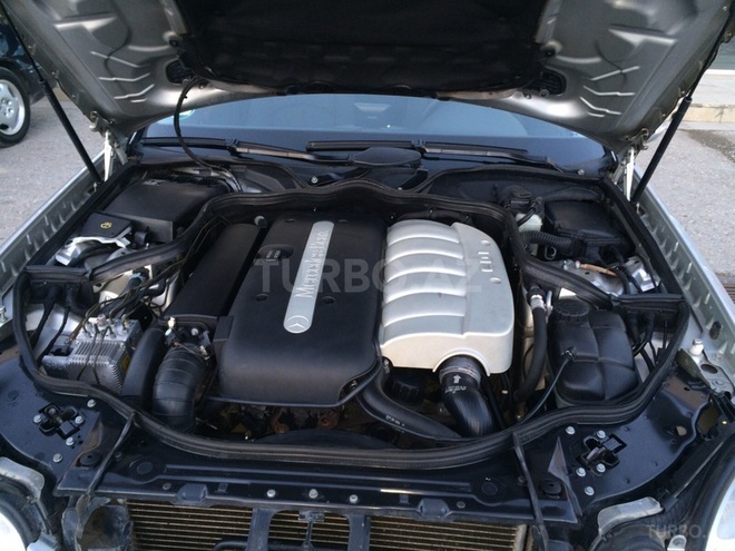 Mercedes E 270 2003, 305,000 km - 2.7 l - Xudat