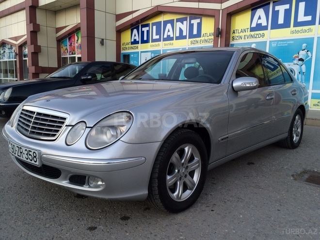 Mercedes E 270 2003, 305,000 km - 2.7 l - Xudat