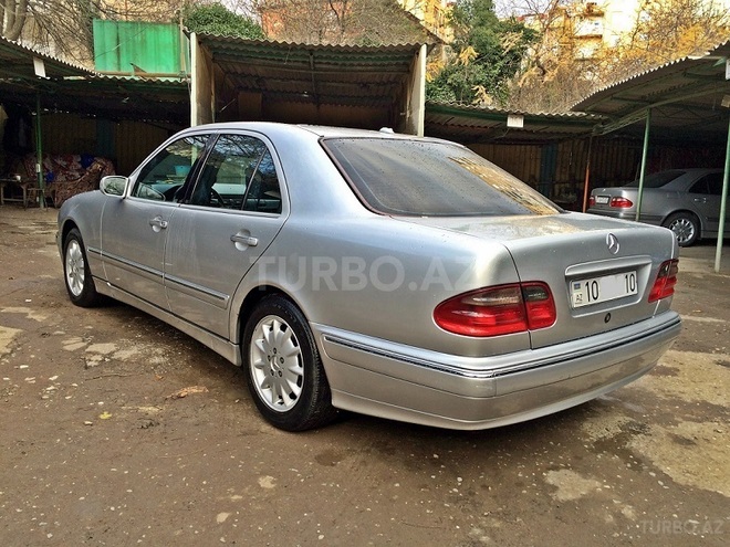 Mercedes E 270 1999, 227,000 km - 2.7 l - Bakı