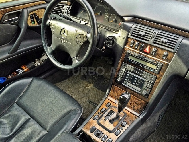 Mercedes E 270 1999, 227,000 km - 2.7 l - Bakı