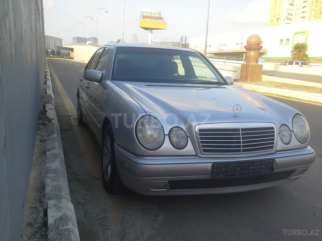 Mercedes E 240 1999, 235,707 km - 2.4 l - Bakı
