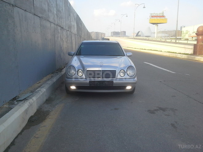 Mercedes E 240 1999, 235,707 km - 2.4 l - Bakı