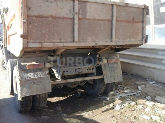 KamAz 55111 1988, 300,000 km - 2.4 l - Bakı