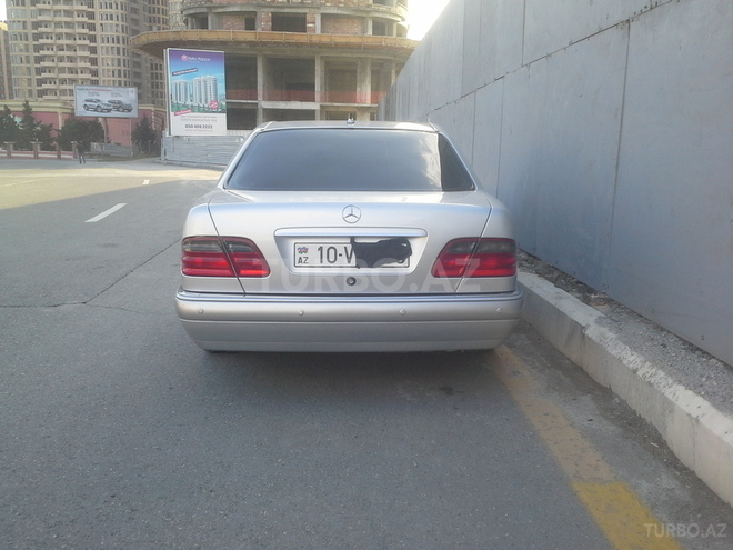 Mercedes E 240 1999, 235,707 km - 2.4 l - Bakı