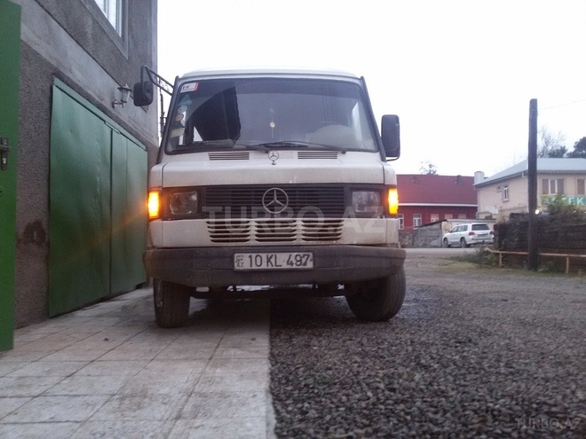 Mercedes 208 D 1989, 100,000 km - 2.3 л - Lənkəran