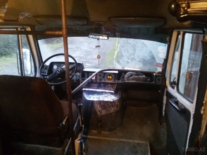 Mercedes 208 D 1989, 100,000 km - 2.3 л - Lənkəran