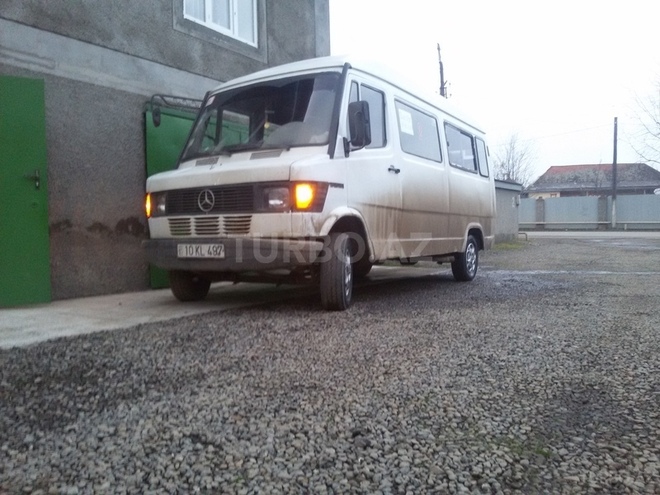 Mercedes 208 D 1989, 100,000 km - 2.3 л - Lənkəran
