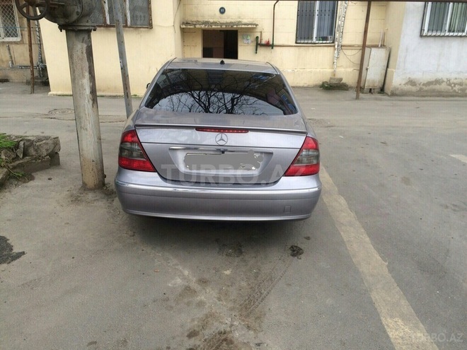Mercedes E 220 2005, 223,000 km - 2.2 l - Bakı