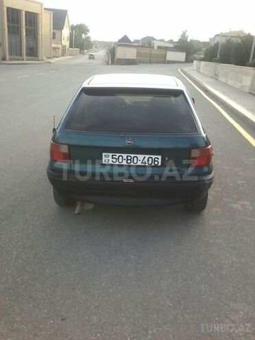 Opel Astra 1992, 389,000 km - 1.6 l - Qusar