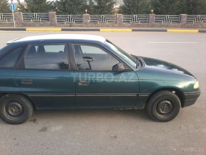 Opel Astra 1992, 389,000 km - 1.6 l - Qusar