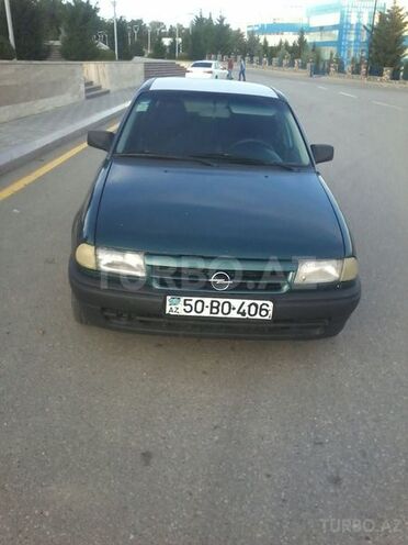 Opel Astra 1992, 389,000 km - 1.6 l - Qusar