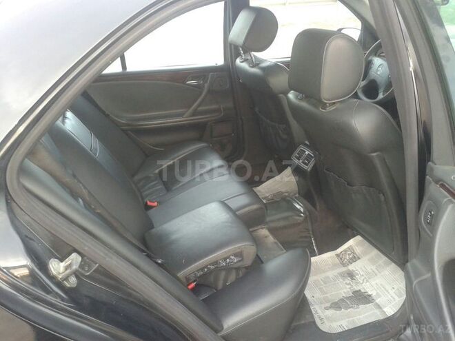 Mercedes E 220 2002, 195,000 km - 2.2 l - Xırdalan