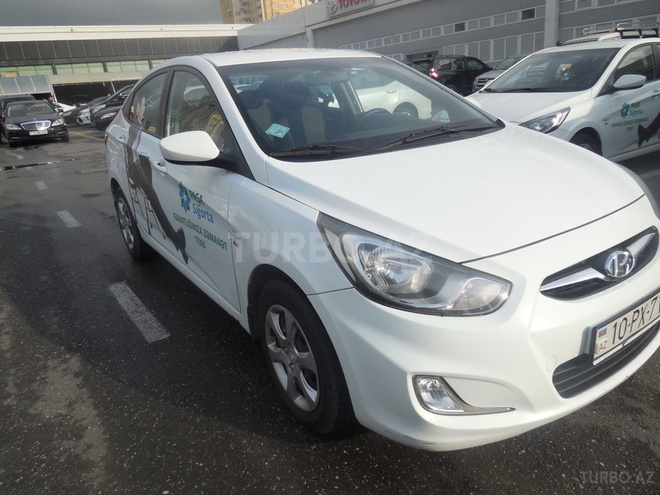 Hyundai Accent 2012, 80,000 km - 1.6 l - Bakı