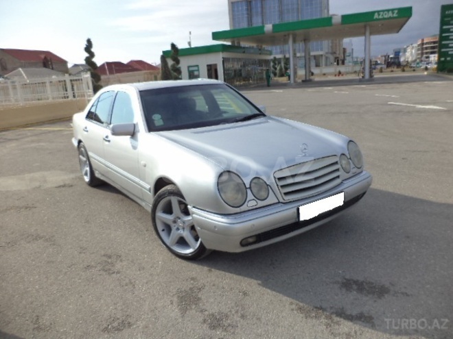 Mercedes E 320 1999, 207,000 km - 3.2 l - Bakı