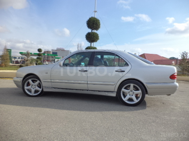 Mercedes E 320 1999, 207,000 km - 3.2 l - Bakı