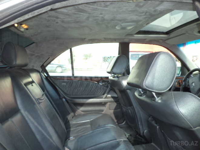 Mercedes E 320 1999, 207,000 km - 3.2 l - Bakı