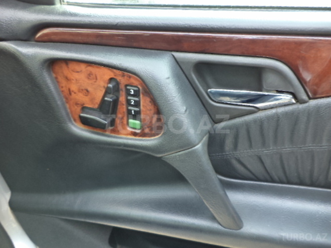 Mercedes E 320 1999, 207,000 km - 3.2 l - Bakı