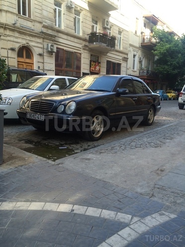 Mercedes E 240 2000, 245,200 km - 0.3 l - Bakı