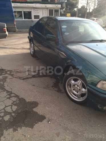 BMW 318 1992, 380,000 km - 1.8 l - Bakı