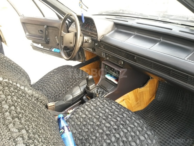 Audi  1988, 88,000 km - 2.0 l - Mingəçevir