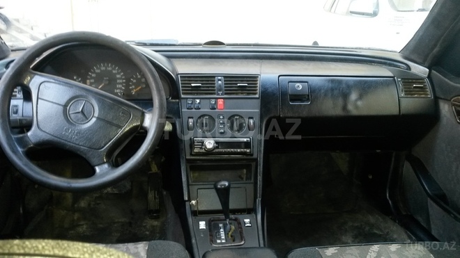 Mercedes C 220 1995, 39,580 km - 2.2 l - Bakı