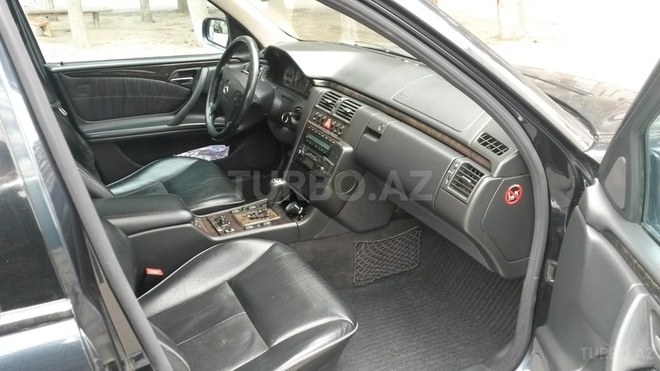 Mercedes E 280 2000, 210,000 km - 2.8 l - Bakı