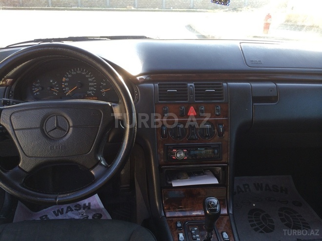 Mercedes E 240 1998, 240,000 km - 2.4 л - Bakı