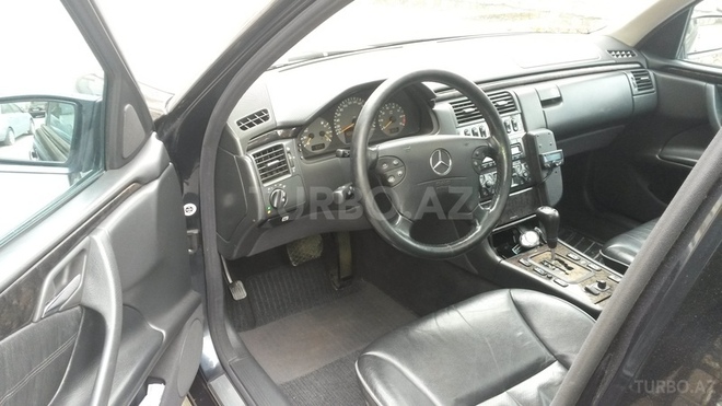 Mercedes E 280 2000, 210,000 km - 2.8 l - Bakı