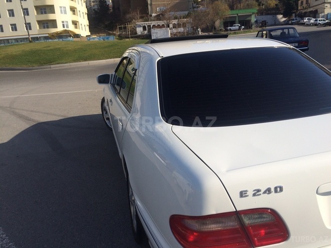 Mercedes E 240 2001, 107,000 km - 2.6 л - Bakı