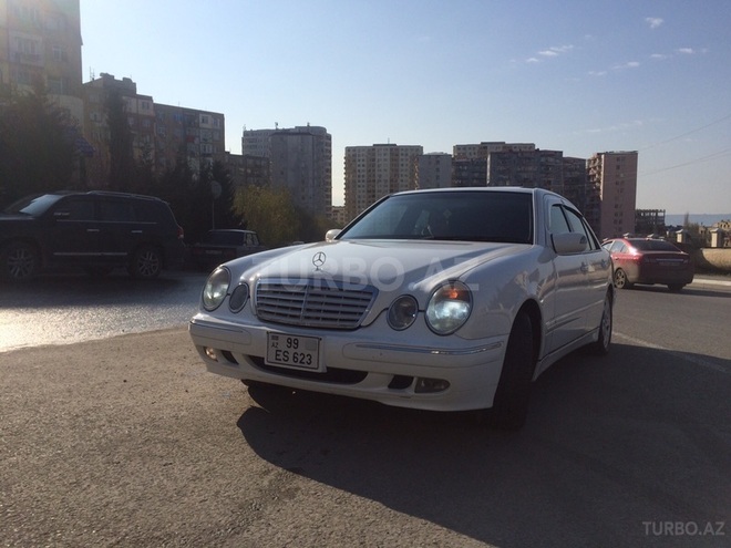 Mercedes E 240 2001, 107,000 km - 2.6 л - Bakı